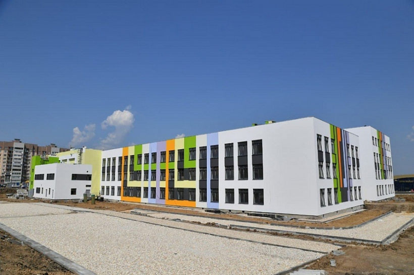 Новую школу в Солнечном-2 готовят к приему учеников